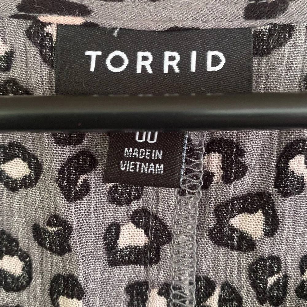 Torrid leopard crinkle babydoll style top size 00 - Picture 2 of 3